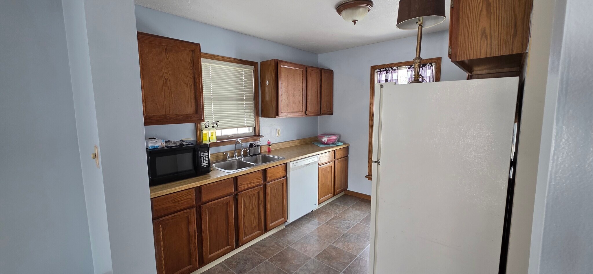 Building Photo - 5635 London Dr