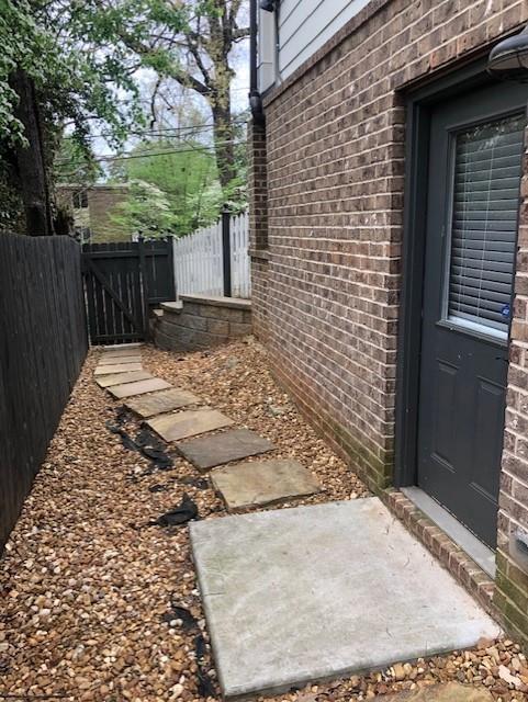 Building Photo - 338 7th St NE