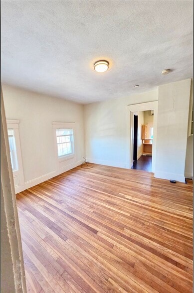 Building Photo - 123 Elmwood Ave