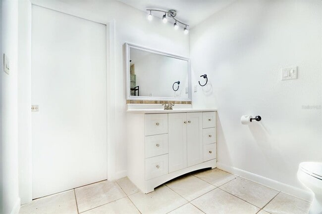 Building Photo - 1606 NW 22nd St