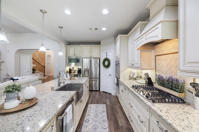 Building Photo - 19 Cohasset Pl