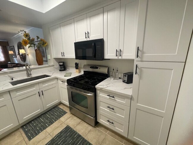 Building Photo - Meridian 2 Bd / 2 Ba with Laminate Flooring in Living Room & Bedroom Areas