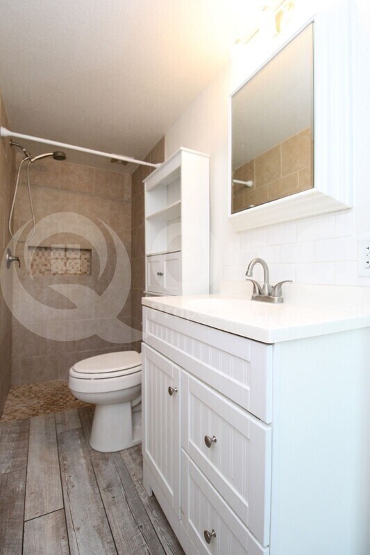 Building Photo - 149 1/2 East Butte Avenue