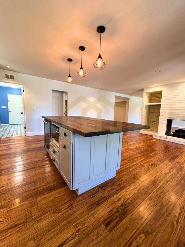 Building Photo - 135 Oakmont Ave