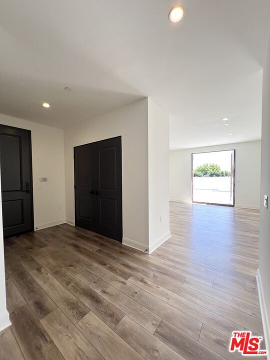 Building Photo - 859 S Lucerne Blvd