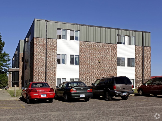 Primary Photo - 401 7th St S