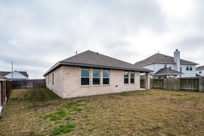 Building Photo - 14231 Angelina Dr