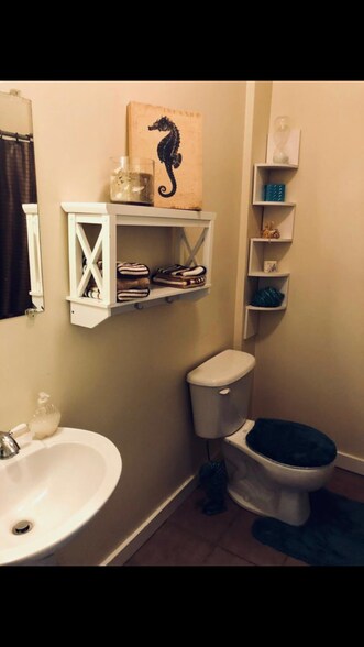 Building Photo - 2306 Sidney St