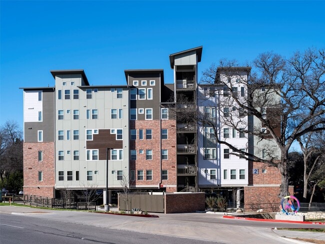 Building Photo - 1800 S I-35 Frontage Rd