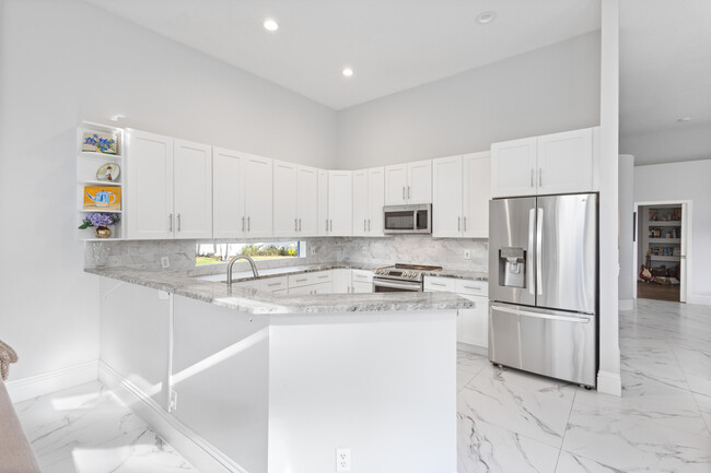 Building Photo - 3719 Oak Ridge Cir