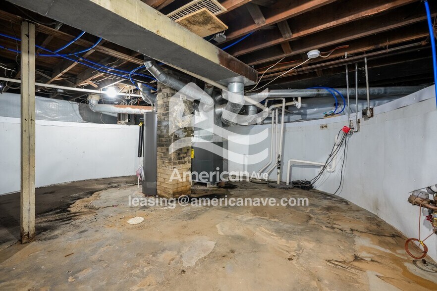Building Photo - 1136 E Bowman St