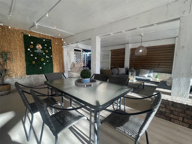 Building Photo - 1212 55th St