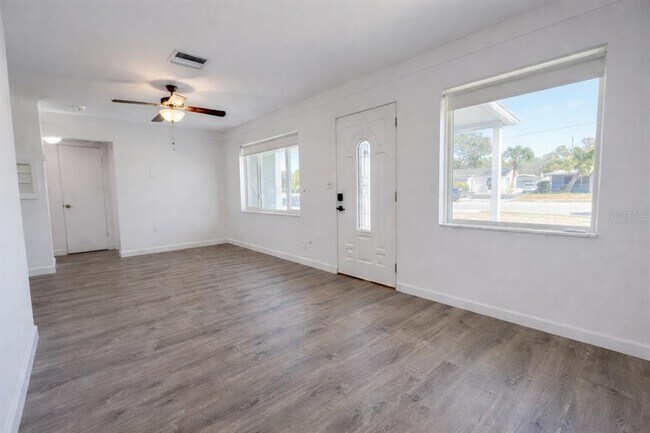 Building Photo - 6000 Dr M.L.K. Jr St N