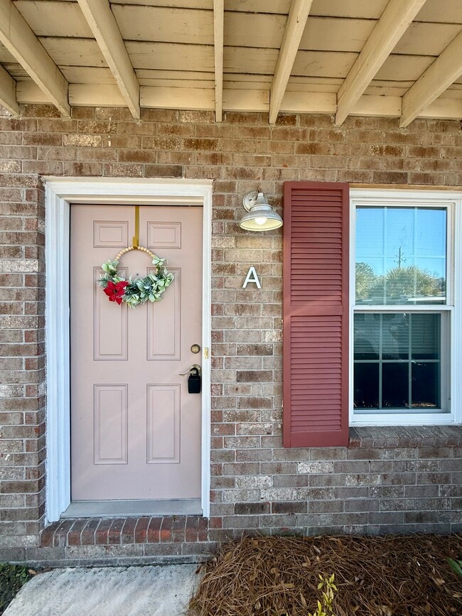 Building Photo - 274 Fleming Rd