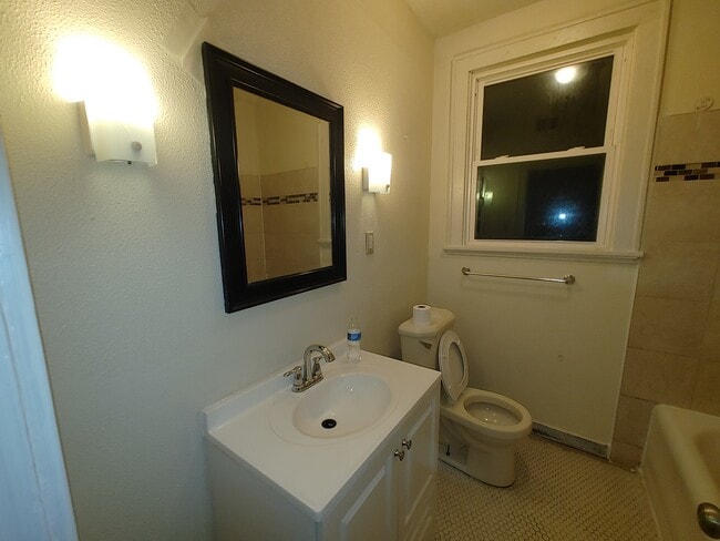 Building Photo - 1020 Penn Ave