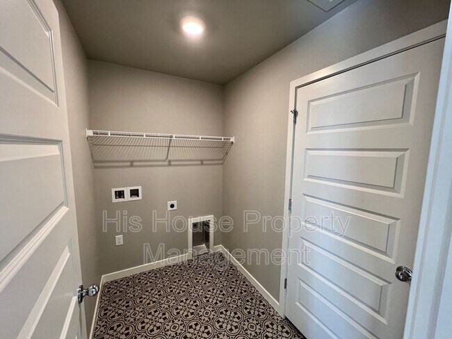 Building Photo - 1353 Reynolds St