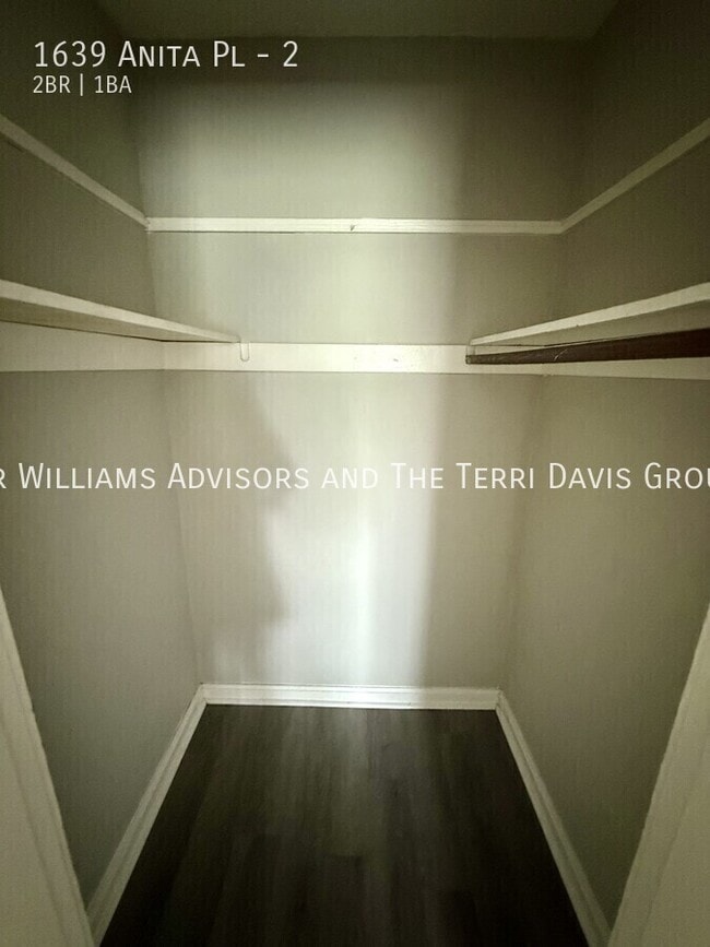 Building Photo - 1639 Anita Pl