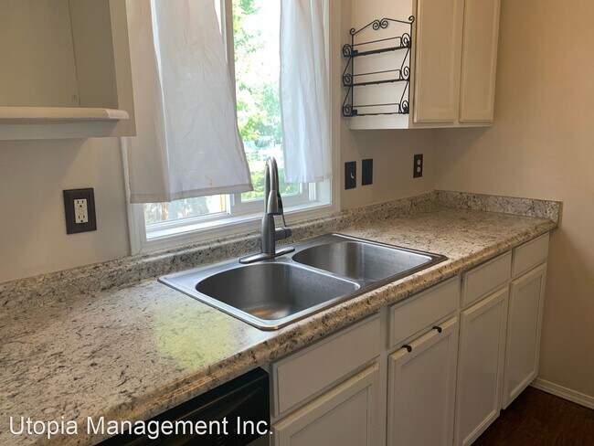 Building Photo - 3 br, 2.5 bath House - 1496 Fruitland Drive