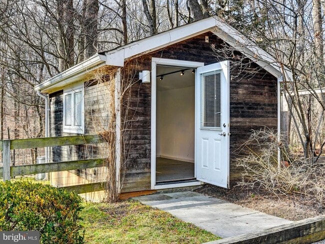 Building Photo - 6138 Barroll Rd