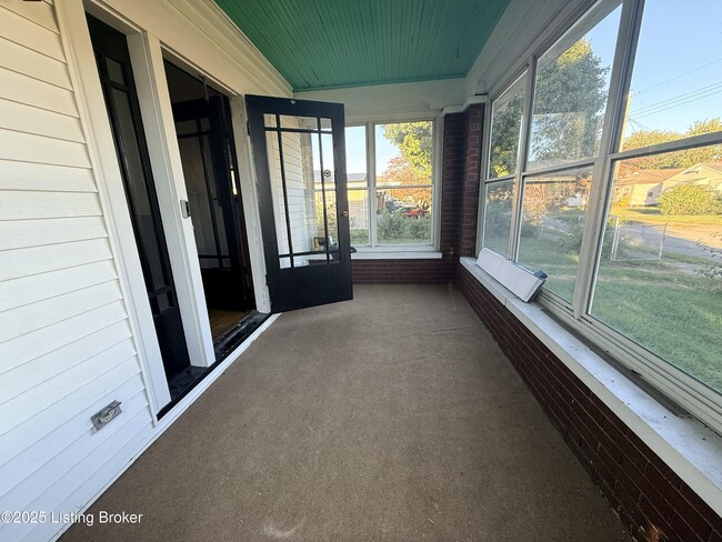 Building Photo - 1620 Sale Ave