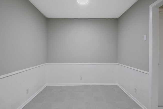 Building Photo - 1608 Fayette Ave