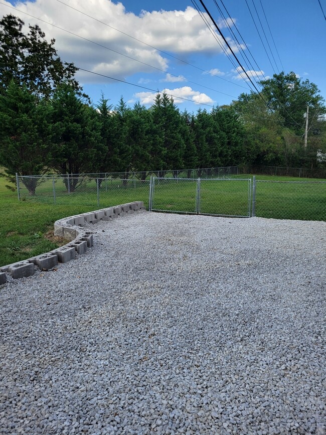 Building Photo - 566 Turkey Oak Rd