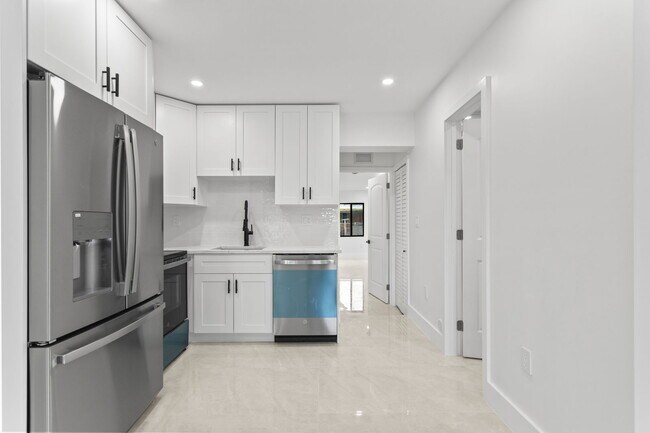 Building Photo - 15920 NW 17th Ave