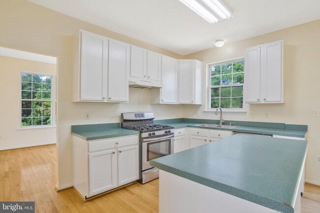 Building Photo - 9112 Granite Ct