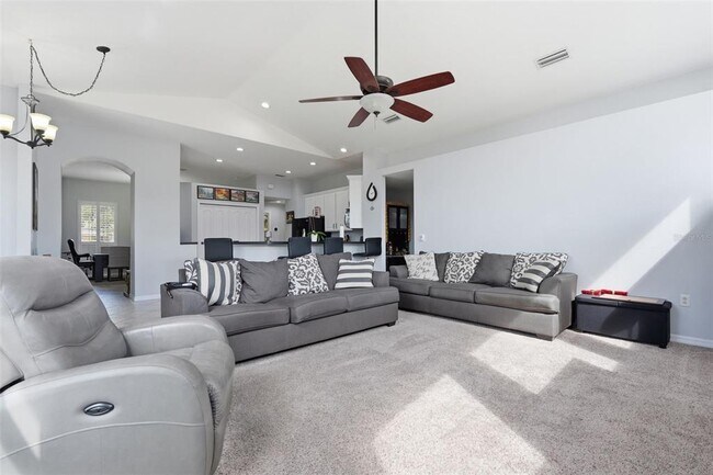 Building Photo - 12329 Creek Edge Dr