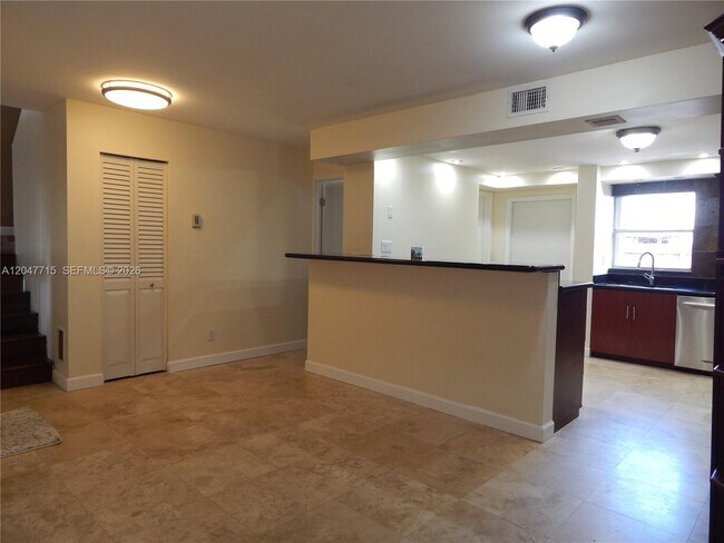 Building Photo - 6959 SW 110th Ct