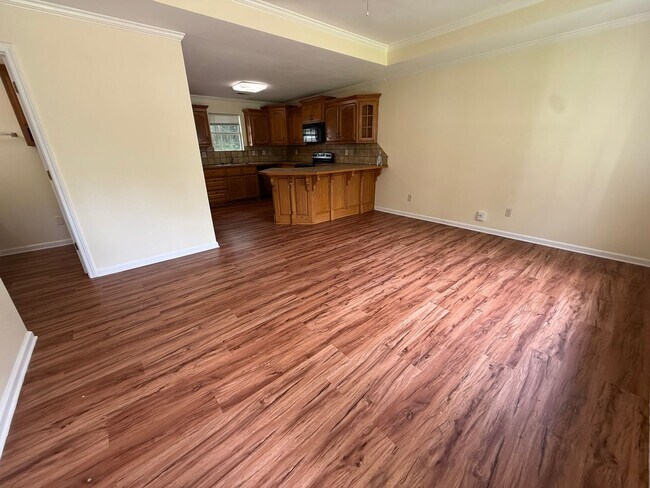 Building Photo - 3913 Hobbs Dr