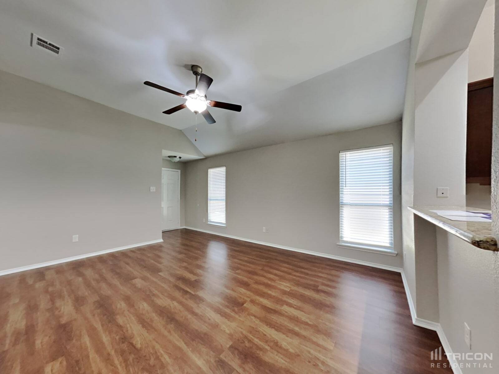 Building Photo - 952 Oak Lynn Dr