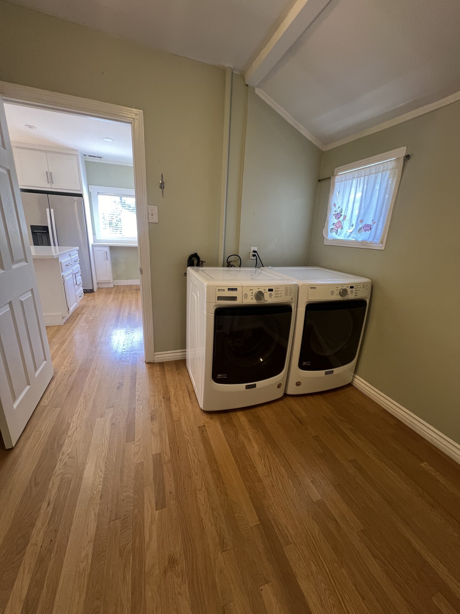 Laundry room - 5152 Stratford Rd