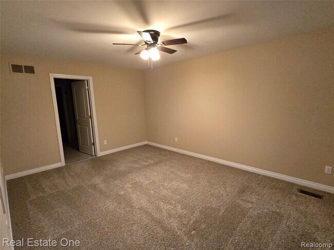 Building Photo - 1131 Woodslee Ave