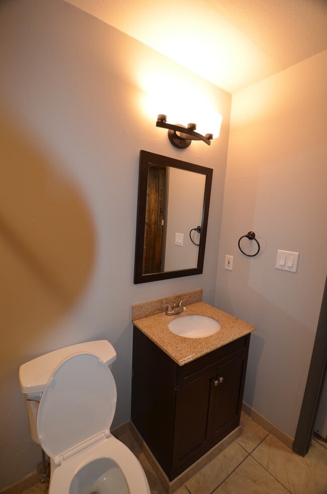 Building Photo - 3bed/2bath Condo, 10 minutes from Breck! Y...