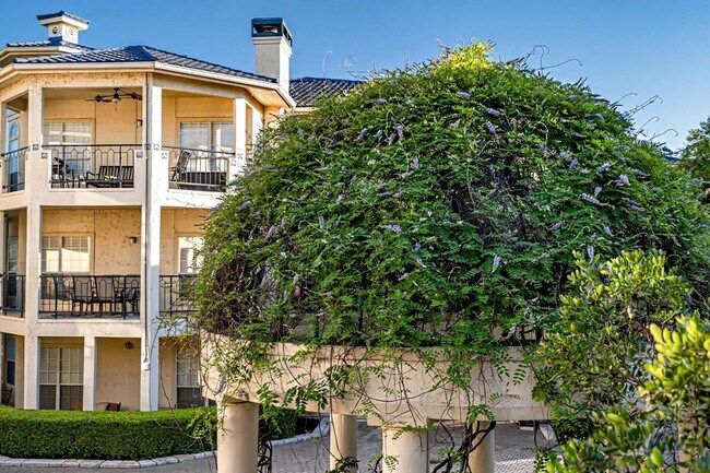 Building Photo - 3404 American Dr