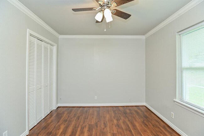 Building Photo - 8409 Bob White Dr