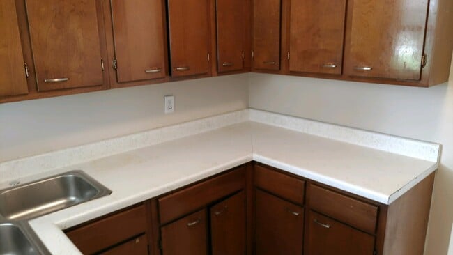 Building Photo - 3 Bed 1 Bath Home | Pet Friendly | Washer ...