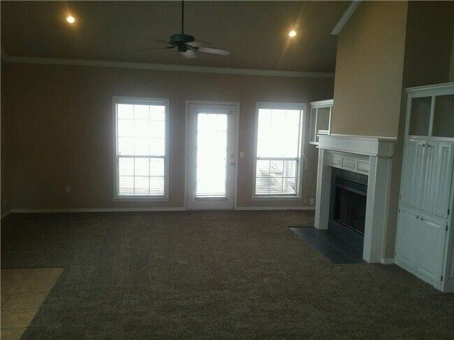 Building Photo - 1754-1756 Pointer Ln