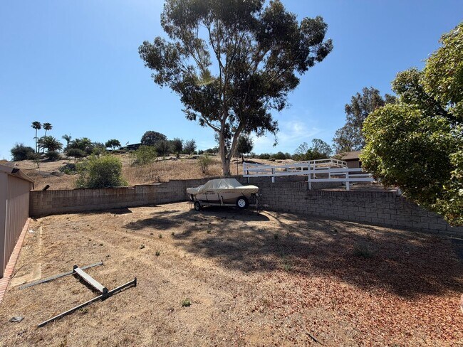 Building Photo - 18655 Oak Ridge Ln