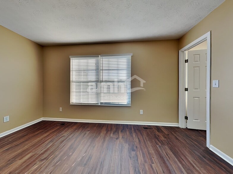 Building Photo - 18 Robin Way