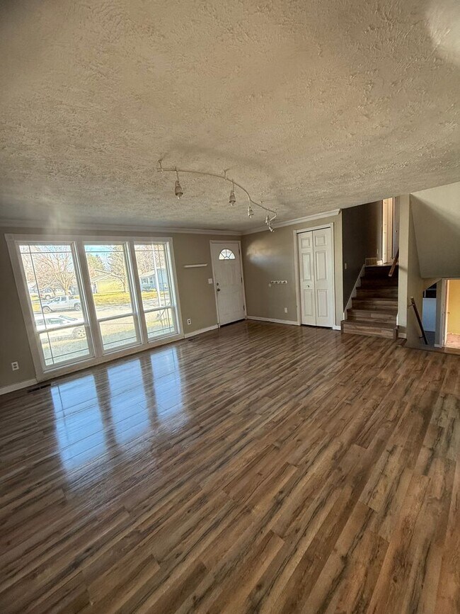 Building Photo - Quiet Cul-de-Sac | 3 Bed / 3 Bath + Bonus Rooms | Spokane Valley