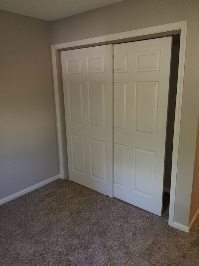 Building Photo - 42 Koncer Dr