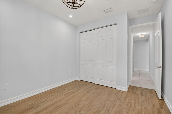 Building Photo - 8101 Ironstone Dr