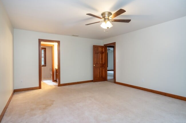 Building Photo - 3 Eton Pl