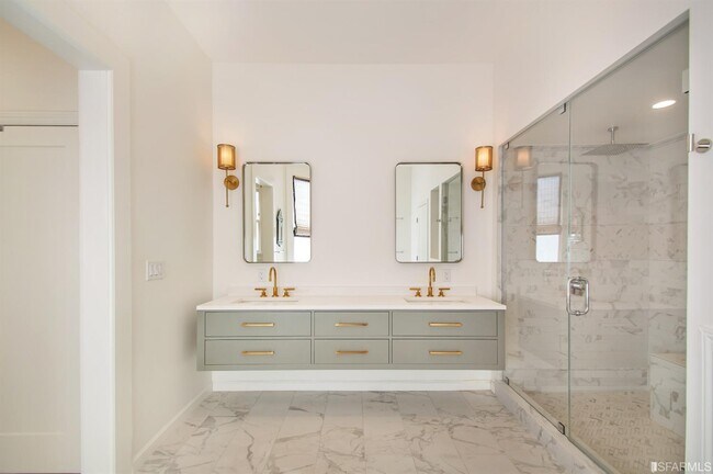 Building Photo - 3242 Washington St