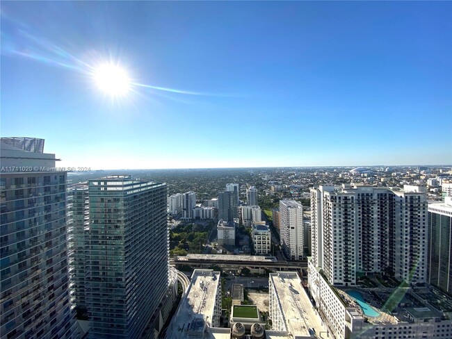 Building Photo - 1000 Brickell Plaza