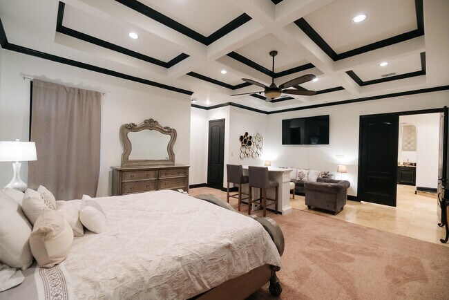 Building Photo - 302 Lake Clark Ct