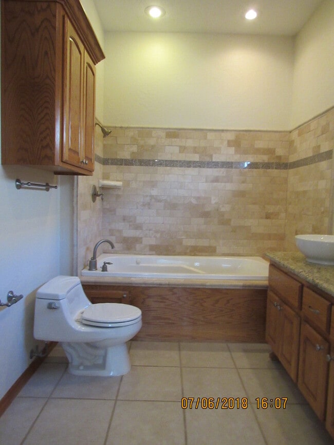 Building Photo - Pet Negotiable Upon Homeowner Approval!!