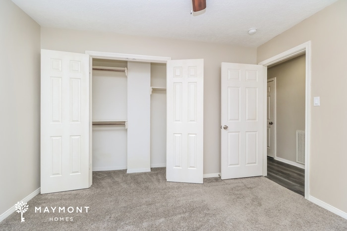 Building Photo - 15611 Pebble Bend Dr